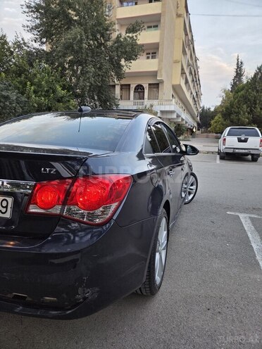 Chevrolet Cruze 2015, 301,587 km - 1.4 l - Şirvan