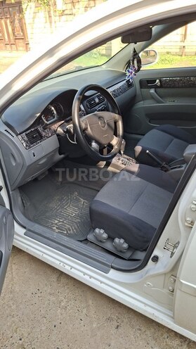 Chevrolet Lacetti 2010, 377,200 km - 1.8 l - Salyan