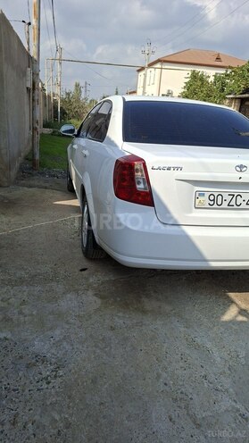 Chevrolet Lacetti 2010, 377,200 km - 1.8 l - Salyan