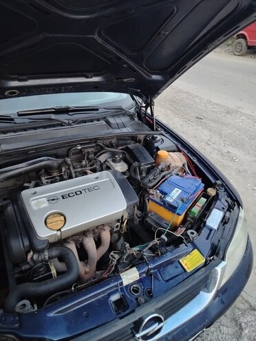 Opel Vectra 1999, 370,000 km - 1.6 l - Qusar