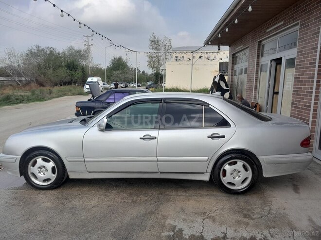 Mercedes E 230 1995, 35,000 km - 2.3 l - Şirvan