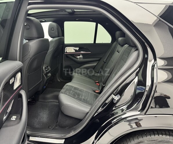 Mercedes  2025, 11,700 km - 2.0 l - Bakı