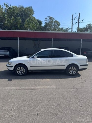 Volkswagen Passat 2000, 180,000 km - 1.8 l - Bakı