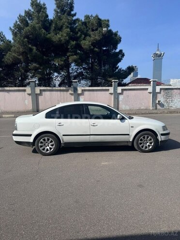 Volkswagen Passat 2000, 180,000 km - 1.8 l - Bakı