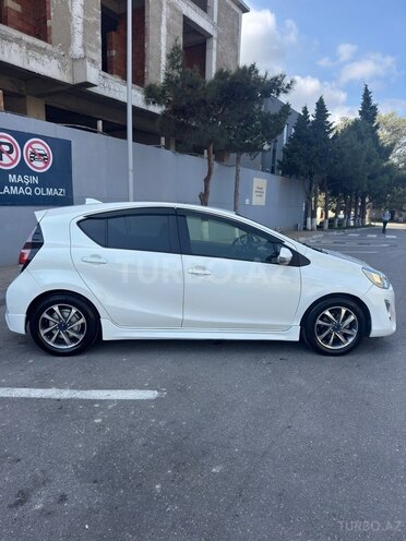 Toyota Aqua 2015, 220,000 km - 1.5 l - Bakı