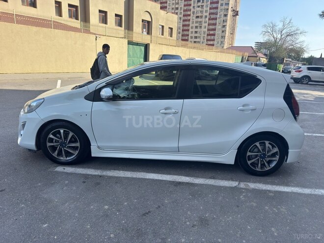 Toyota Aqua 2015, 220,000 km - 1.5 l - Bakı