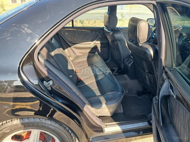 Mercedes E 270 1999, 325,600 km - 2.7 l - Sumqayıt