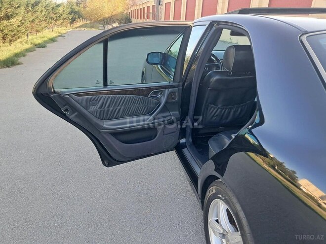 Mercedes E 270 1999, 325,600 km - 2.7 l - Sumqayıt