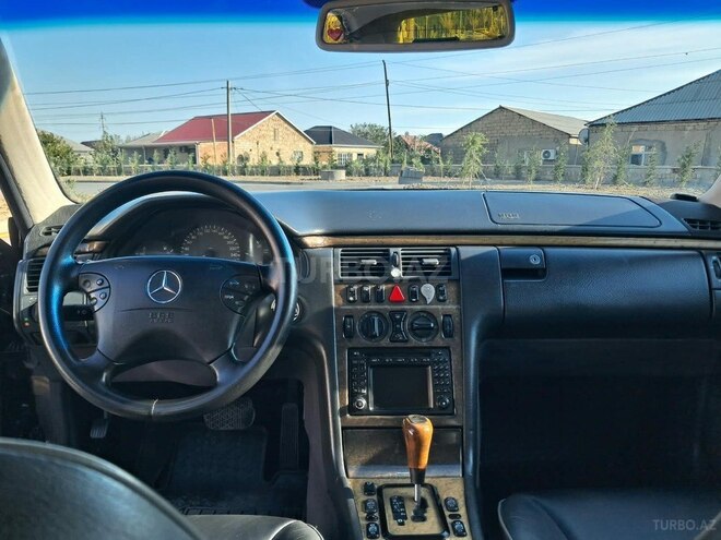 Mercedes E 270 1999, 325,600 km - 2.7 l - Sumqayıt