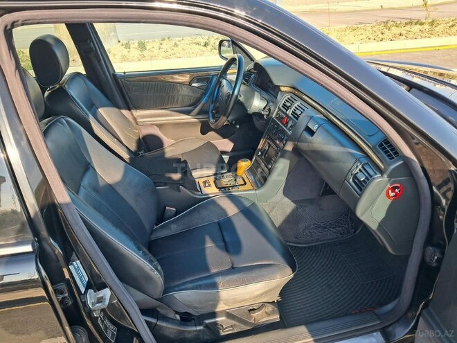 Mercedes E 270 1999, 325,600 km - 2.7 l - Sumqayıt