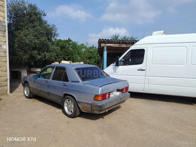 Mercedes 190 1991, 586,685 km - 2.0 l - Astara