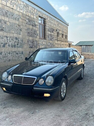 Mercedes E 240 1999, 337,000 km - 2.4 л - Gəncə