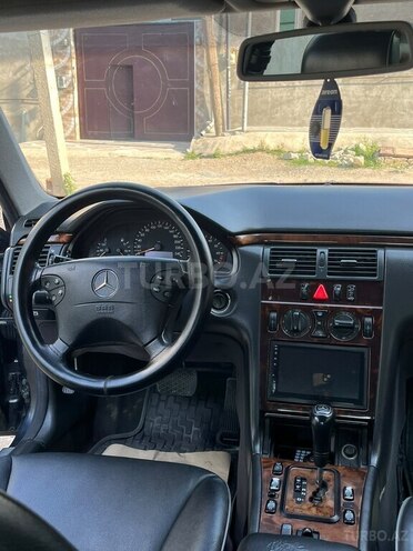 Mercedes E 240 1999, 337,000 km - 2.4 л - Gəncə