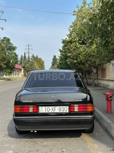 Mercedes 190 1991, 300,000 km - 2.0 l - Ucar