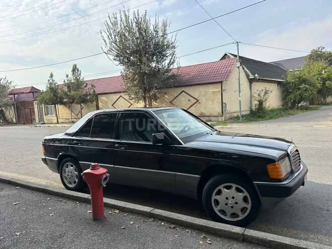 Mercedes 190 1991, 300,000 km - 2.0 l - Ucar