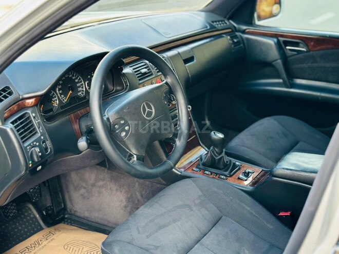 Mercedes E 230 1997, 345,000 km - 2.3 l - Sumqayıt