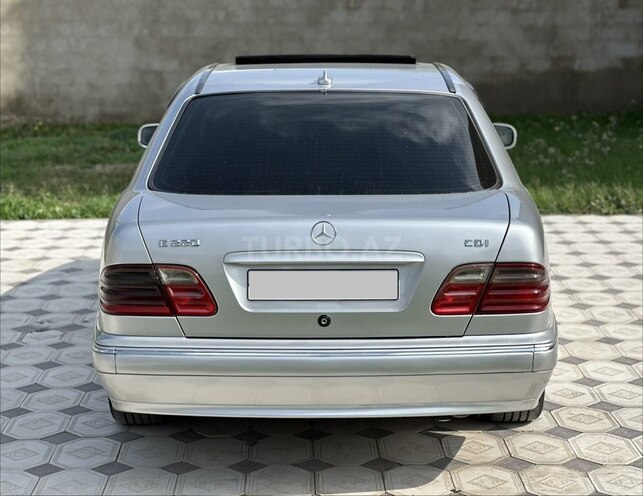 Mercedes E 220 2000, 304,285 km - 2.2 l - Bakı