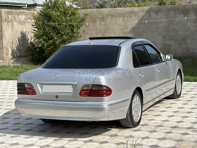Mercedes E 220 2000, 304,285 km - 2.2 l - Bakı
