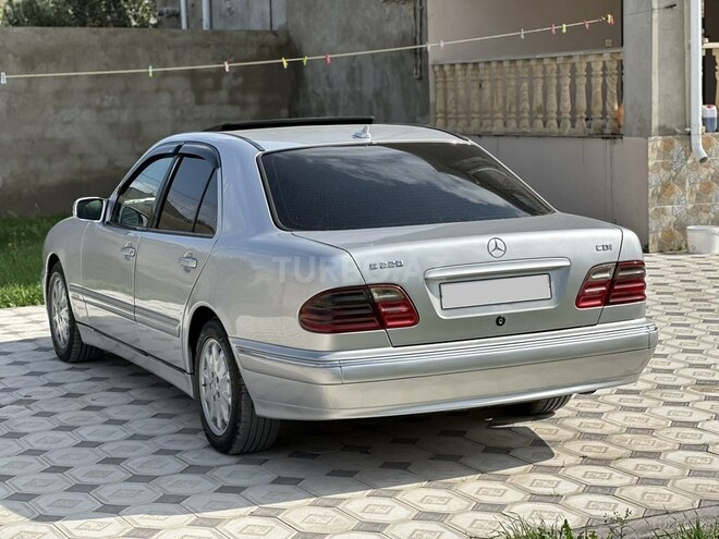 Mercedes E 220 2000, 304,285 km - 2.2 l - Bakı