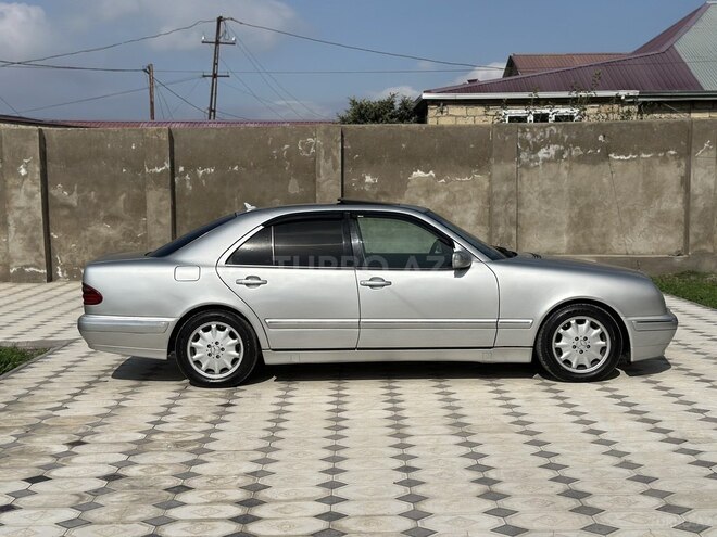 Mercedes E 220 2000, 304,285 km - 2.2 l - Bakı