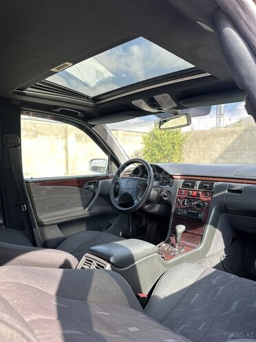 Mercedes E 220 2000, 304,285 km - 2.2 l - Bakı