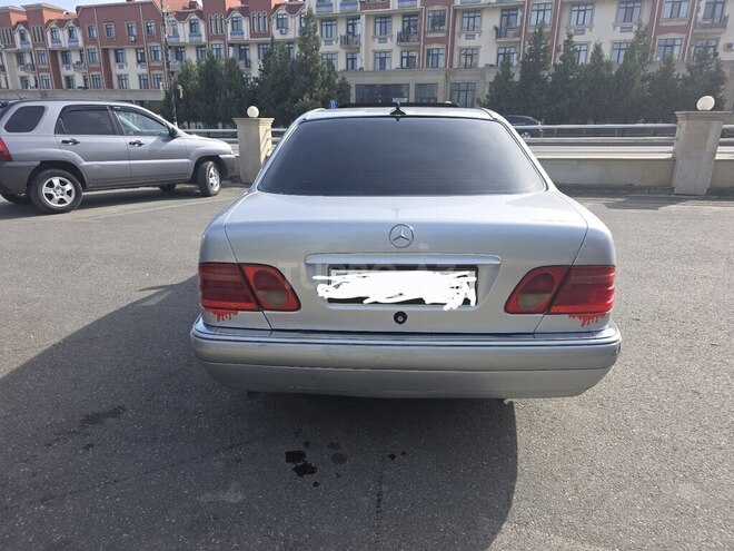 Mercedes E 230 1997, 500,000 km - 2.3 л - Quba