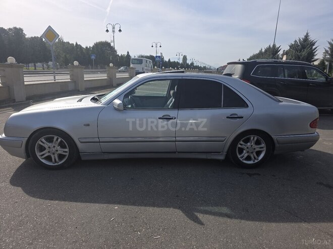 Mercedes E 230 1997, 500,000 km - 2.3 л - Quba