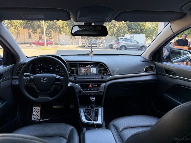 Hyundai Avante 2018, 200,000 km - 1.6 l - Mingəçevir