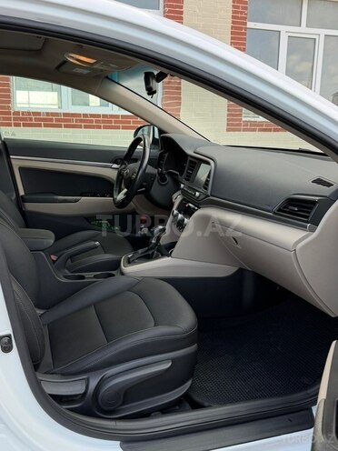 Hyundai Elantra 2019, 180,742 km - 2.0 l - Bakı