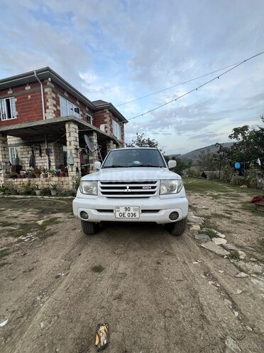Mitsubishi Pajero io 2000, 371,000 km - 2.0 л - Yardımlı