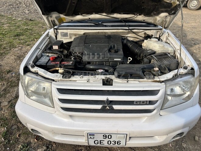 Mitsubishi Pajero io 2000, 371,000 km - 2.0 л - Yardımlı