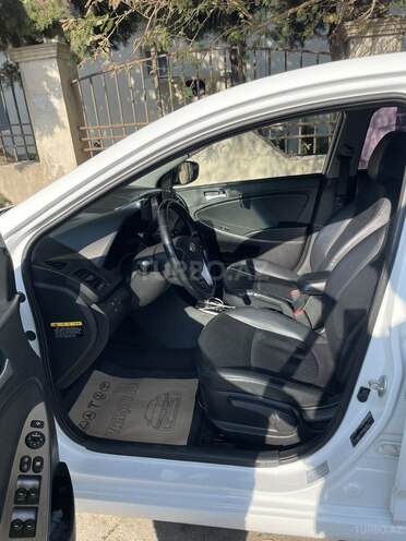 Hyundai Accent 2015, 165,826 km - 1.6 л - Bakı