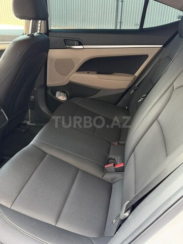 Hyundai Elantra 2019, 180,742 km - 2.0 l - Bakı