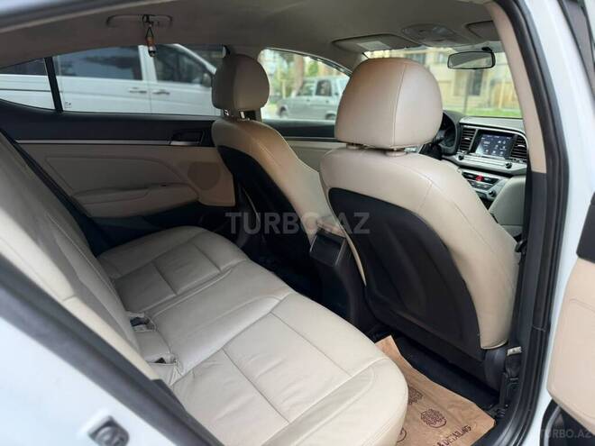 Hyundai Elantra 2017, 230,000 km - 2.0 l - Bakı