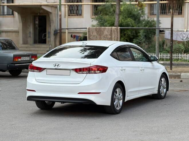 Hyundai Elantra 2017, 230,000 km - 2.0 l - Bakı