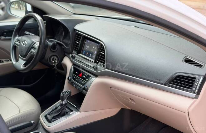 Hyundai Elantra 2017, 230,000 km - 2.0 l - Bakı