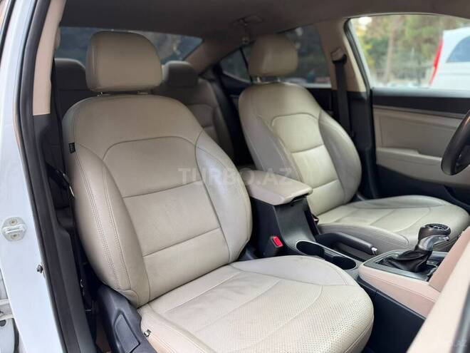 Hyundai Elantra 2017, 230,000 km - 2.0 l - Bakı