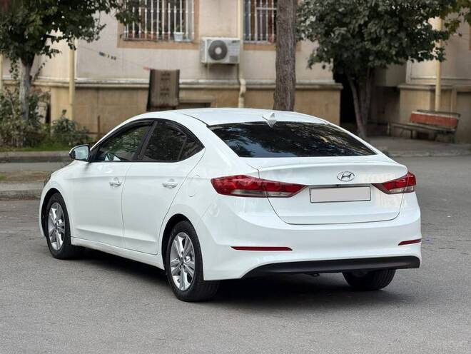 Hyundai Elantra 2017, 230,000 km - 2.0 l - Bakı