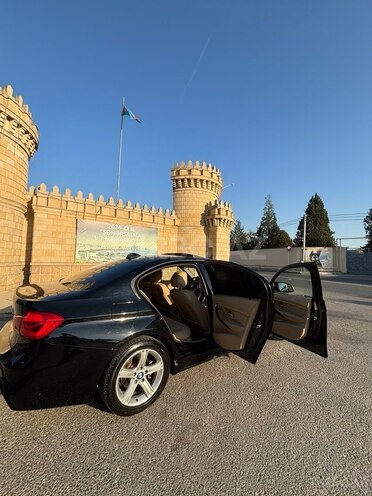 BMW 320 2015, 295,000 km - 2.0 л - Bakı