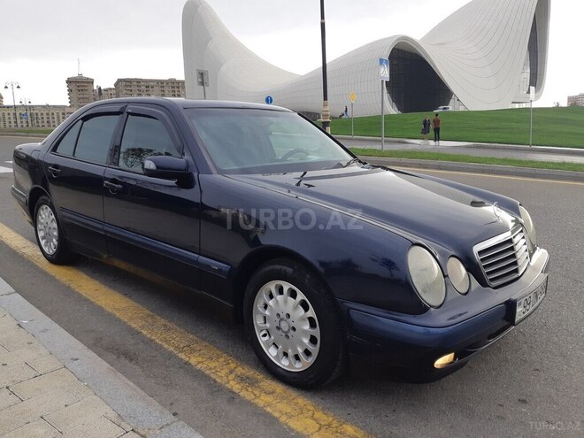 Mercedes E 240 2000, 378,354 km - 2.4 л - Bakı
