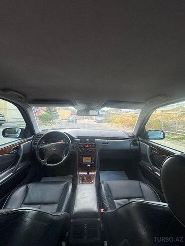 Mercedes E 240 2001, 320,000 km - 2.4 л - Bakı