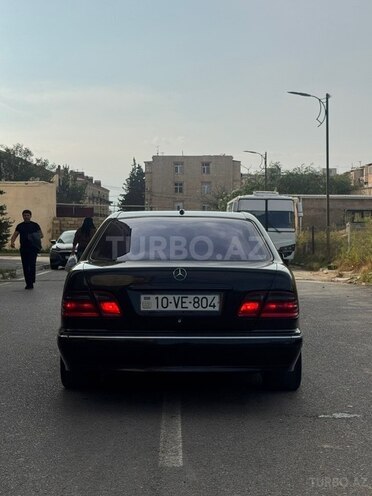 Mercedes E 240 2001, 320,000 km - 2.4 л - Bakı