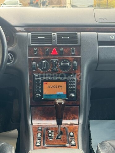 Mercedes E 240 2001, 320,000 km - 2.4 л - Bakı