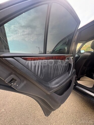 Mercedes E 240 2001, 320,000 km - 2.4 л - Bakı