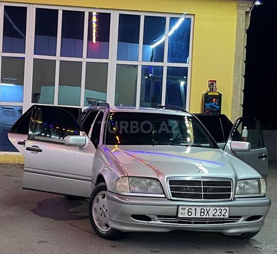 Mercedes C 200 1999, 580,000 km - 2.2 l - Ucar