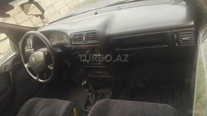 Opel Vectra 1992, 319,764 km - 1.7 l - Zaqatala