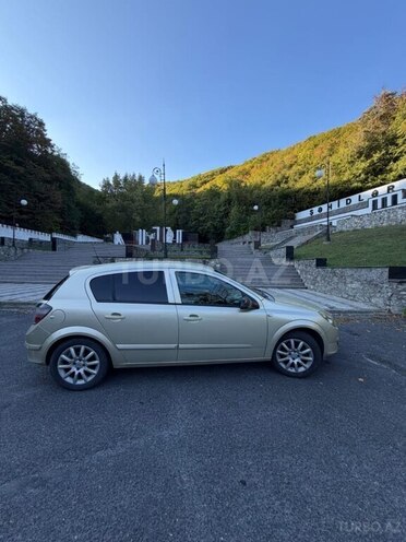 Opel Astra 2004, 290,250 km - 1.4 l - Şəki
