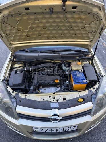 Opel Astra 2004, 290,250 km - 1.4 l - Şəki