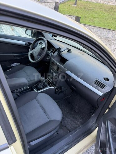 Opel Astra 2004, 290,250 km - 1.4 l - Şəki