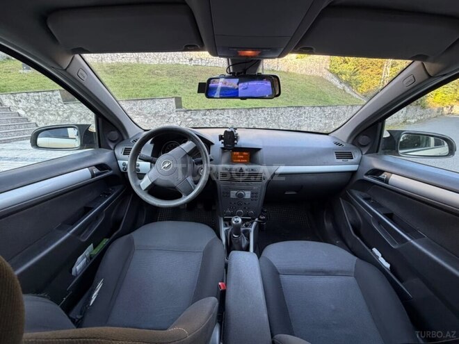 Opel Astra 2004, 290,250 km - 1.4 l - Şəki